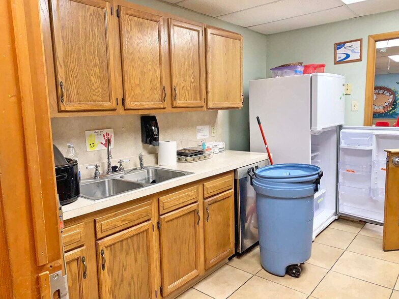 More Photos Of 18 Country Rd, Shavertown Medical For Sale