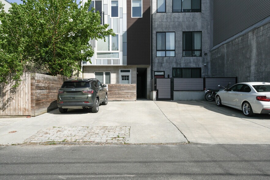 More Photos Of 2028 Frankford Ave, Philadelphia General Retail For Sale