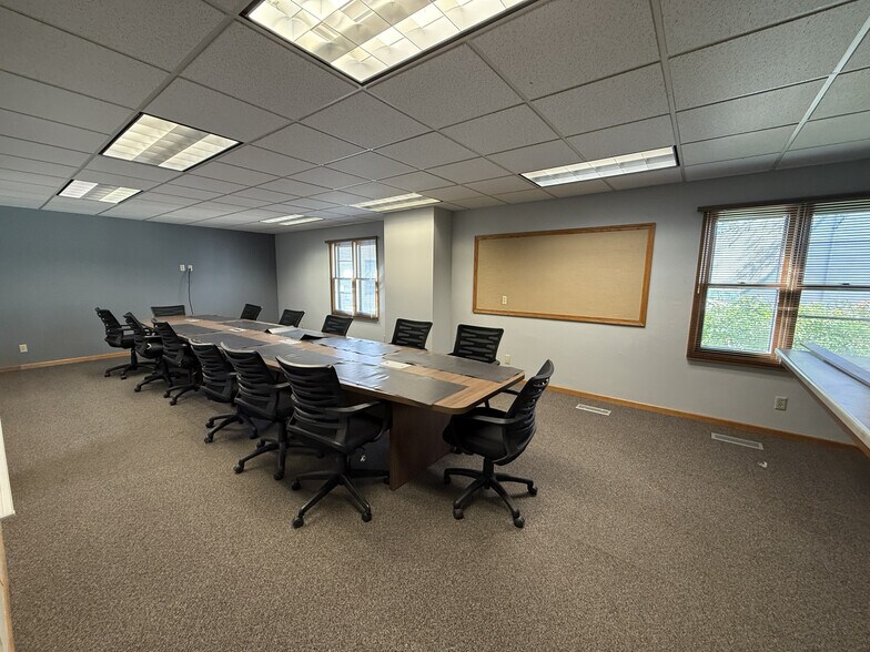 More Photos Of 6135 N American Ln, De Forest Warehouse For Lease