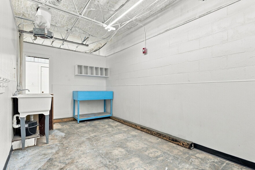 More Photos Of 1271 Oak St, Schertz Schools For Lease