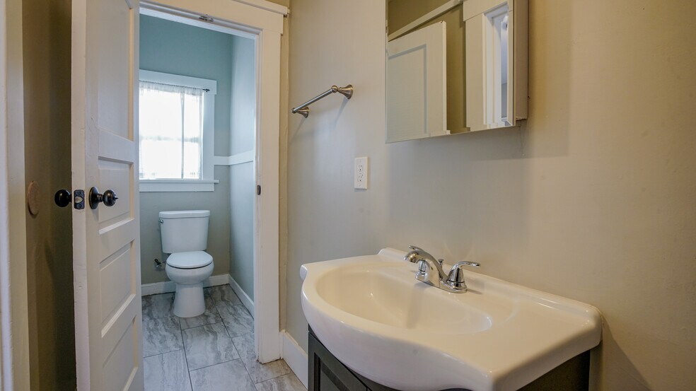 More Photos Of 2617 Jeffries Ave, Los Angeles Apartments For Sale