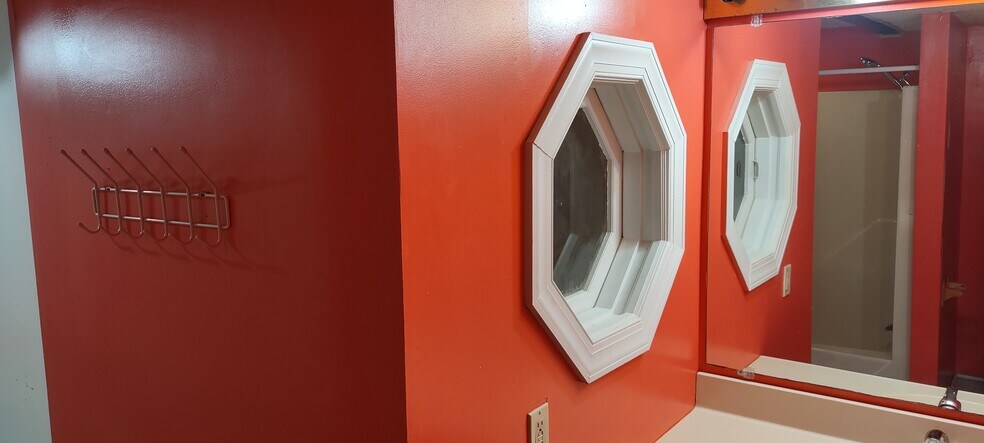 More Photos Of 119 W Main St, Youngsville Freestanding For Lease