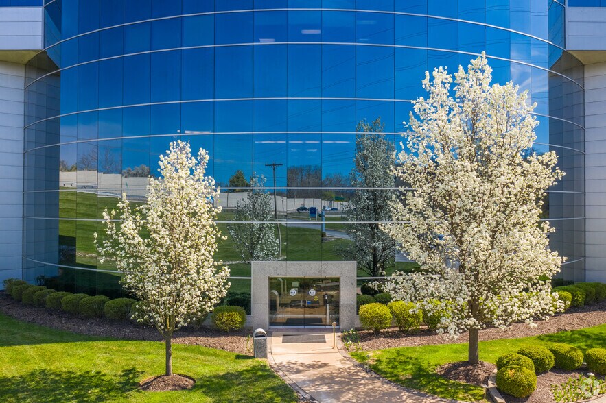 More Photos Of 14528 S Outer 40 Rd, Chesterfield Office For Lease