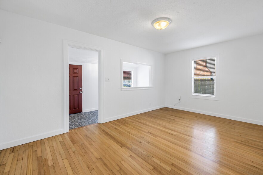 More Photos Of 3521 1st Ave N, Saint Petersburg Loft Creative Space For Sale