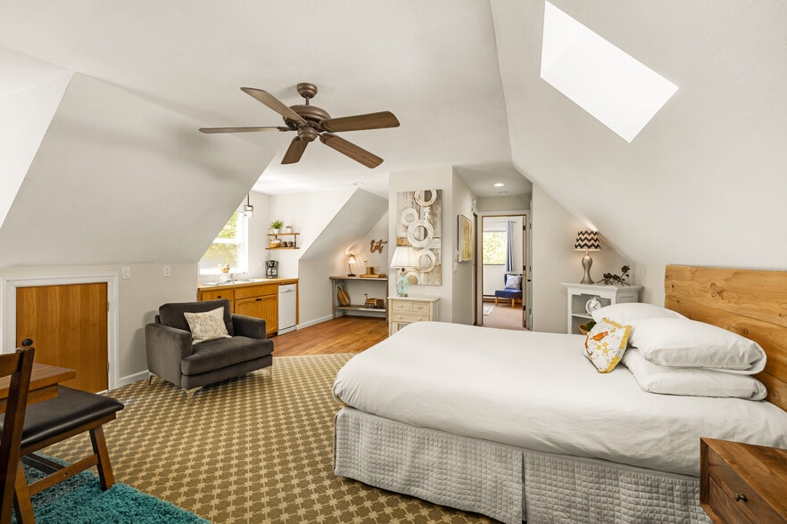 More Photos Of 49198 McKenzie Hwy, Vida Hospitality For Sale