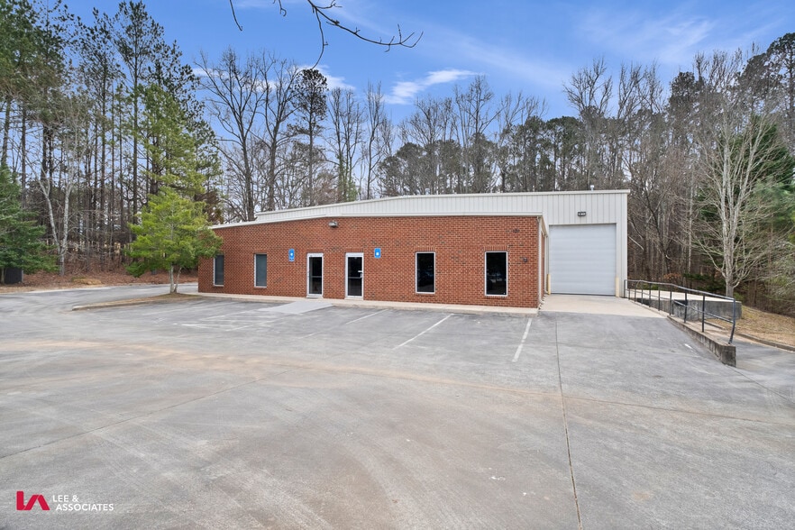 More Photos Of 121 Holt Industrial Cir, Acworth Warehouse For Sale