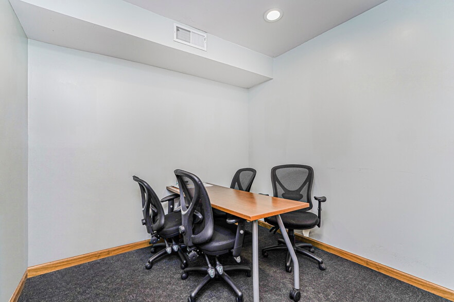 More Photos Of 2842 Richmond Ter, Staten Island Office For Sale