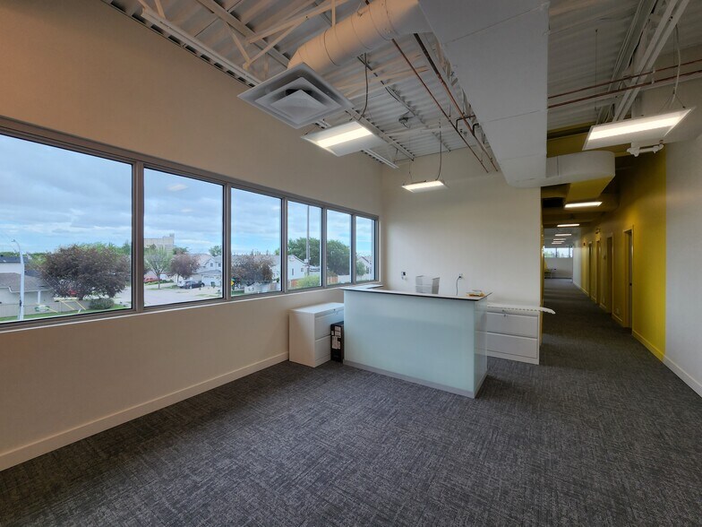 More Photos Of 11803 114 Ave NW, Edmonton Storefront Retail Office For Lease