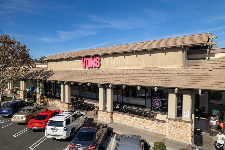 Primary Photo Of 117 W California Blvd, Pasadena General Retail For Sale