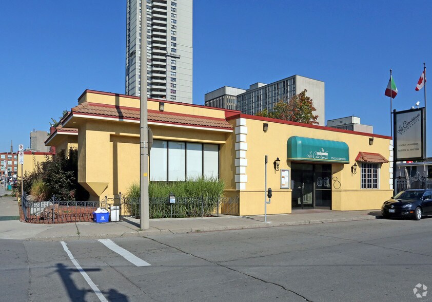 More Photos Of 60 Walnut St S, Hamilton Restaurant For Lease