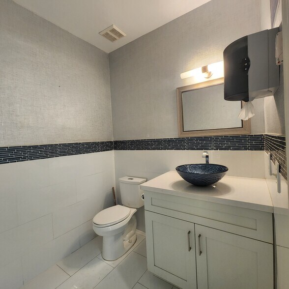 More Photos Of 5210 S University Dr, Davie Office For Lease