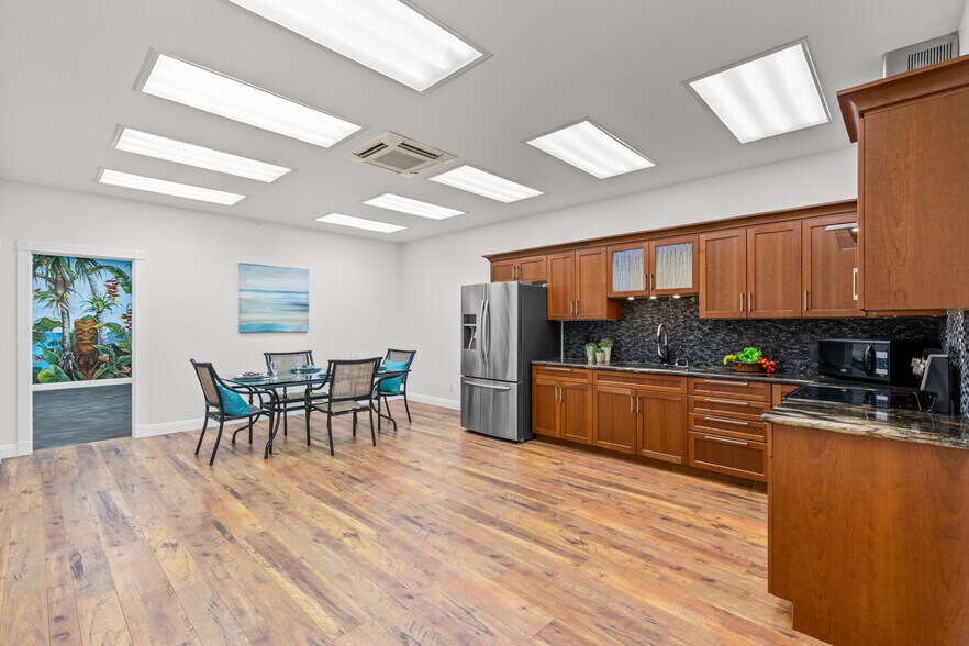 More Photos Of 73-5568 Maiau St, Kailua Kona Flex For Sale