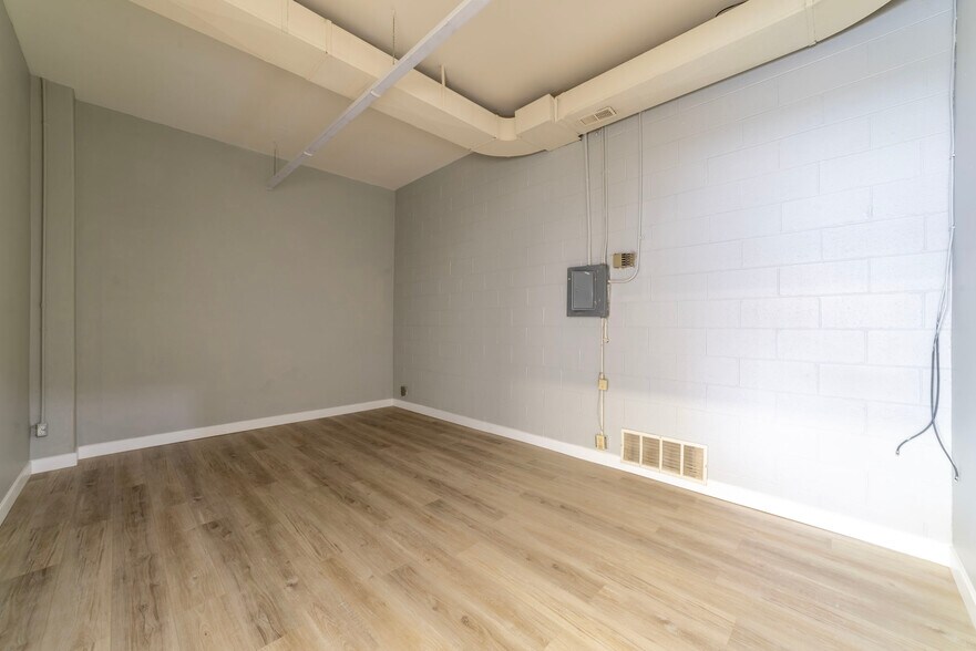 More Photos Of 1401-1405 Franklin St, Michigan City Office For Lease