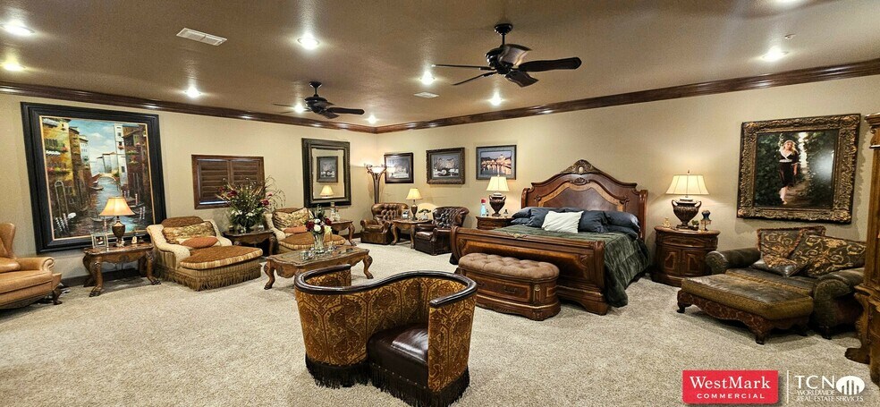 More Photos Of 824 Avenue B, Abernathy Service Station For Sale