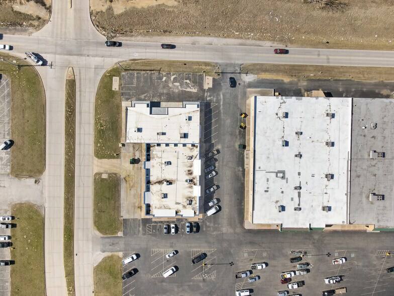 More Photos Of 5676 W Skelly Dr, Tulsa Medical For Sale