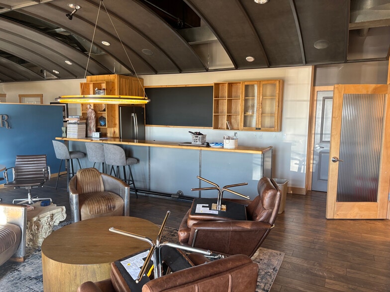 More Photos Of 300 General Palmer Dr, Palmer Lake Office For Lease