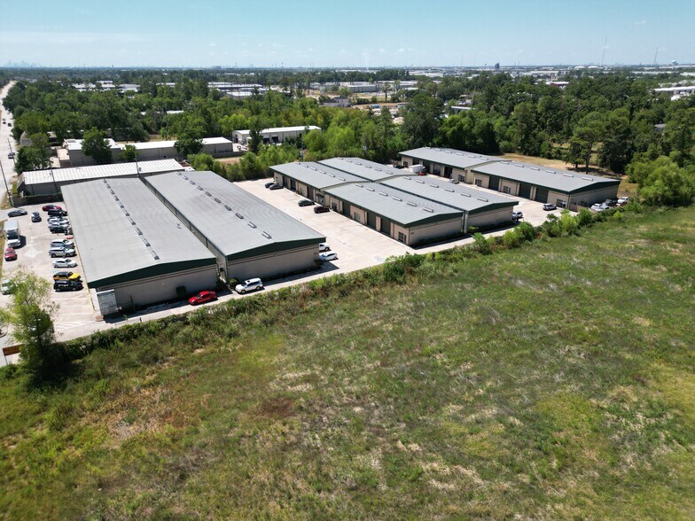 More Photos Of 16721 Hollister St, Houston Unknown For Lease