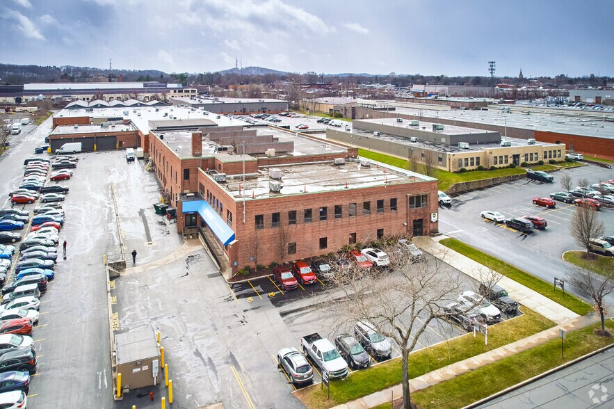 More Photos Of 133-181 Humboldt St, Rochester Warehouse For Lease