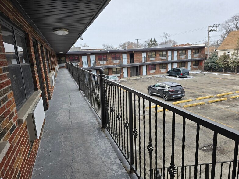 More Photos Of 9118 S Cottage Grove Ave, Chicago Hotel For Sale