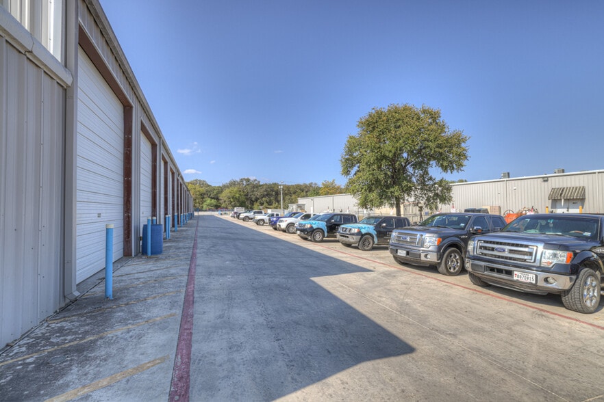 More Photos Of 1361 Wald Rd, New Braunfels Industrial For Sale