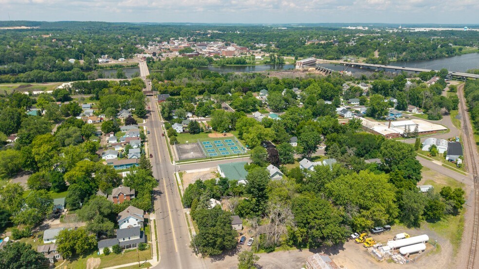 More Photos Of 15 E Walnut St, Chippewa Falls Industrial For Sale