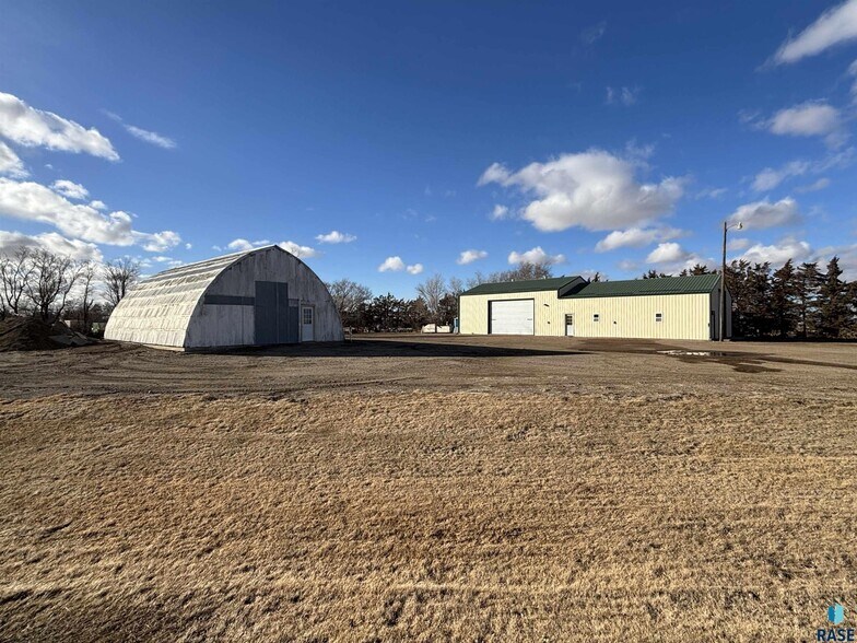 More Photos Of 1603 N Broadway Ave, Miller Industrial For Sale