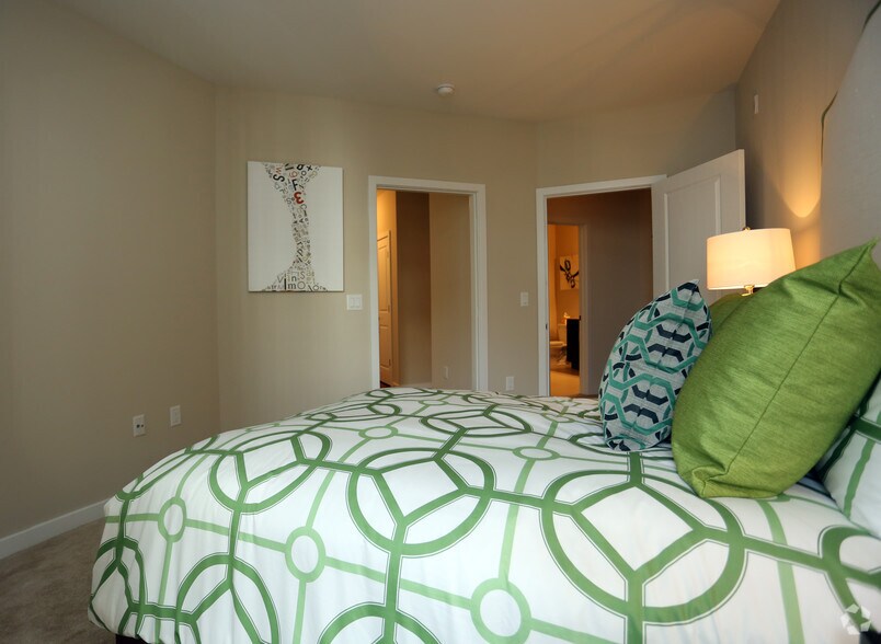 More Photos Of 101 N Wolfe St, Baltimore Apartments For Lease