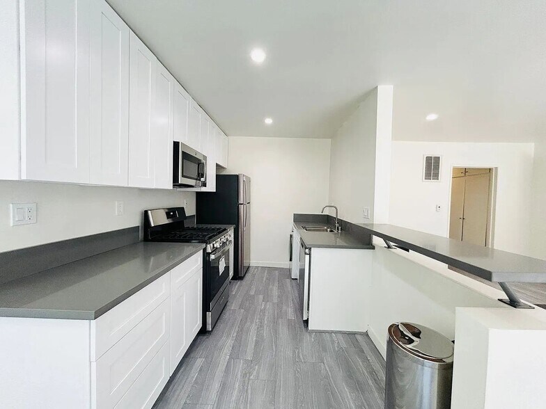 More Photos Of 2023 Preuss Rd, Los Angeles Apartments For Sale