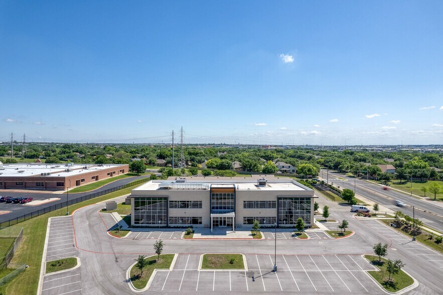 More Photos Of 12601 Metric Blvd, Austin Office For Sale