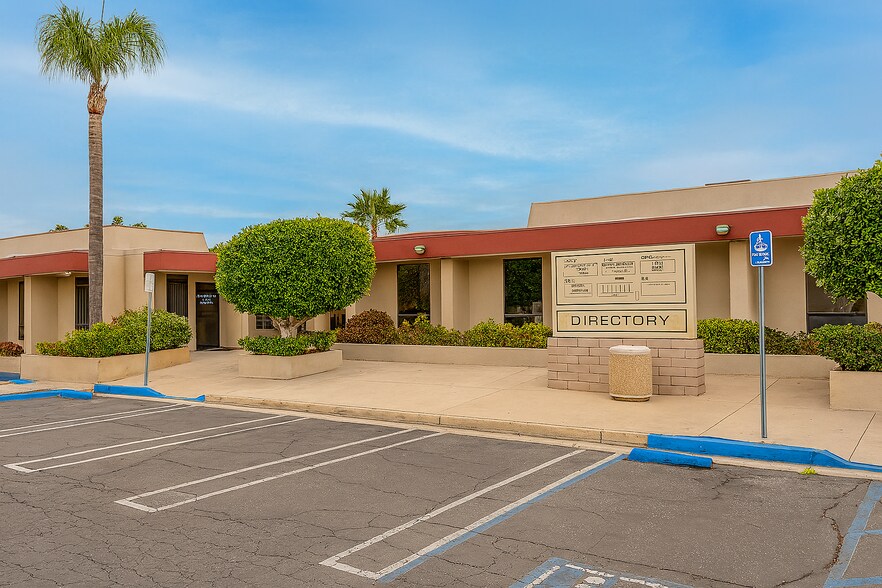 More Photos Of 361-397 N San Jacinto St, Hemet Medical For Sale