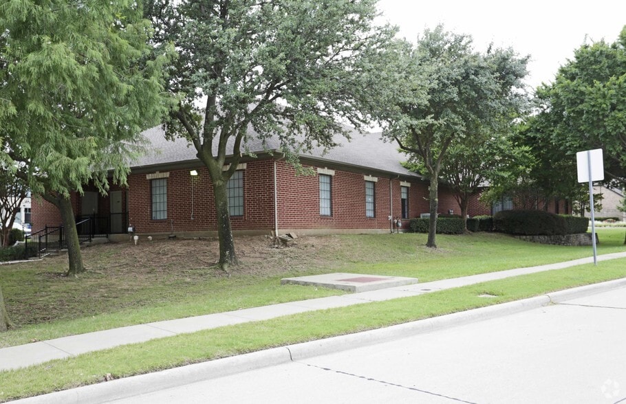 More Photos Of 702 S Denton Tap Rd, Coppell Medical For Lease
