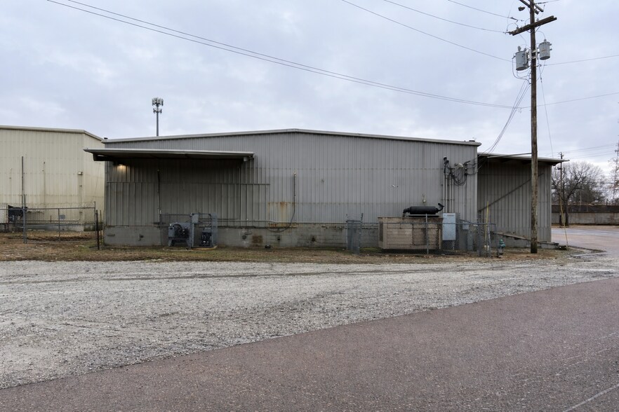 More Photos Of 432 N Royal St, Jackson Warehouse For Lease
