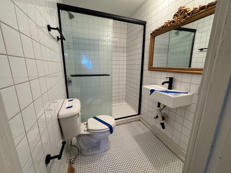 More Photos Of 1220-1222 Parsons Ave, Columbus Storefront Retail Residential For Sale