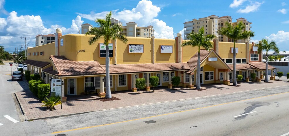Primary Photo Of 226-234 King St, Cocoa Storefront For Sale