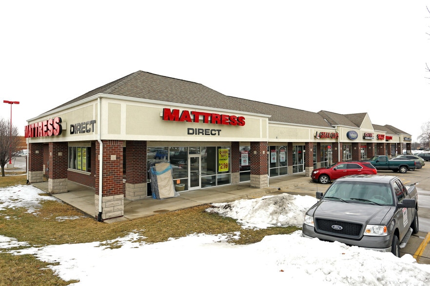 More Photos Of 2005 SE Delaware Ave, Ankeny Storefront For Lease