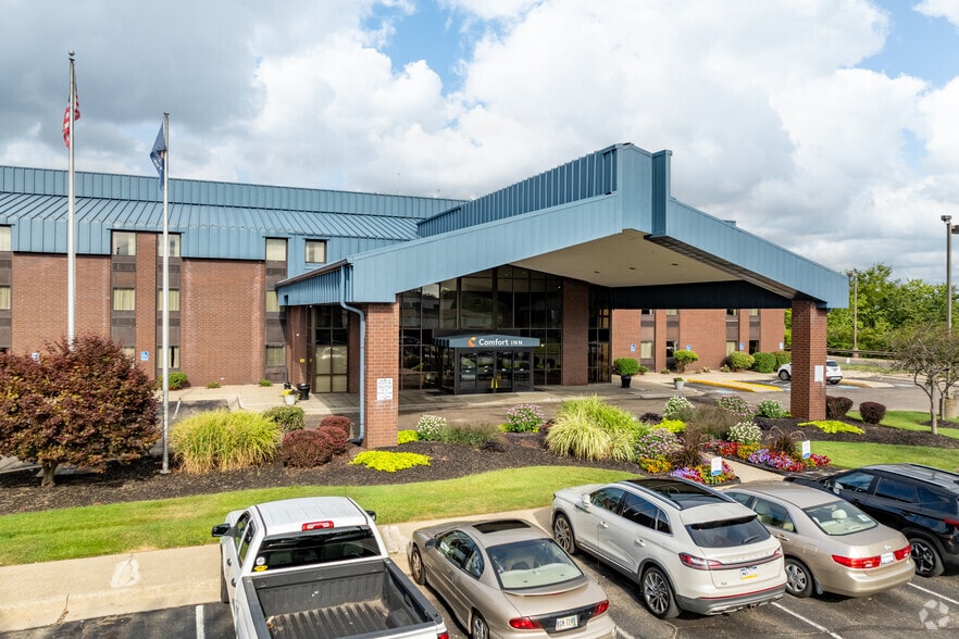 More Photos Of 5345 Broadmoor Cir NW, Canton Hotel For Sale