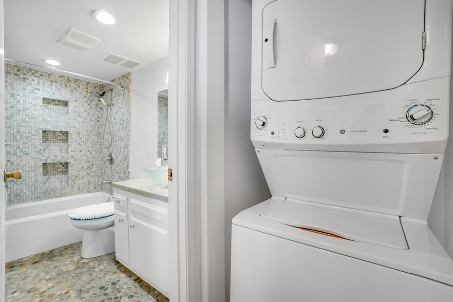 More Photos Of 11914 Beach Club Way, Malibu Multifamily For Sale