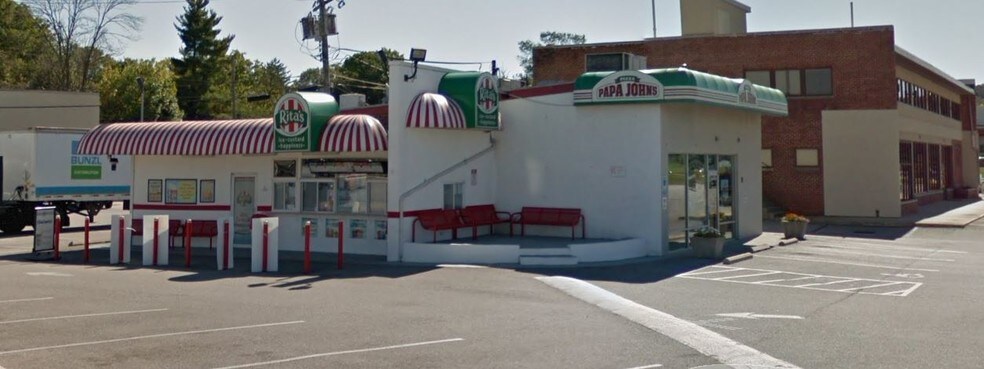 More Photos Of 3000 E Market St, York Fast Food For Lease