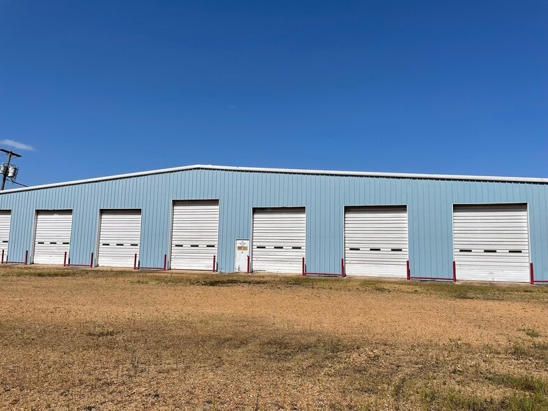 More Photos Of 5670 US-80, Jackson Manufacturing For Lease