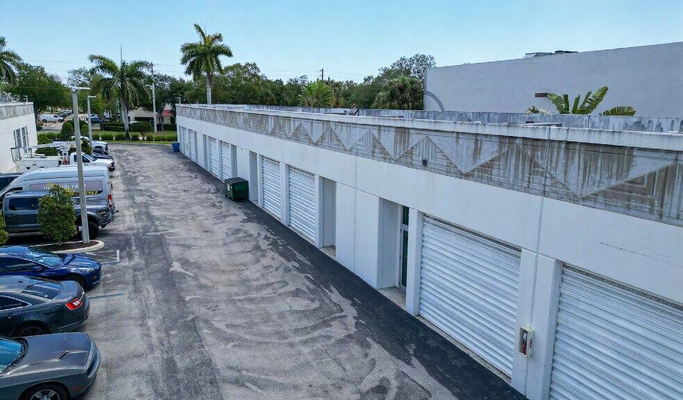 More Photos Of 6453 W Rogers Cir, Boca Raton Warehouse For Lease
