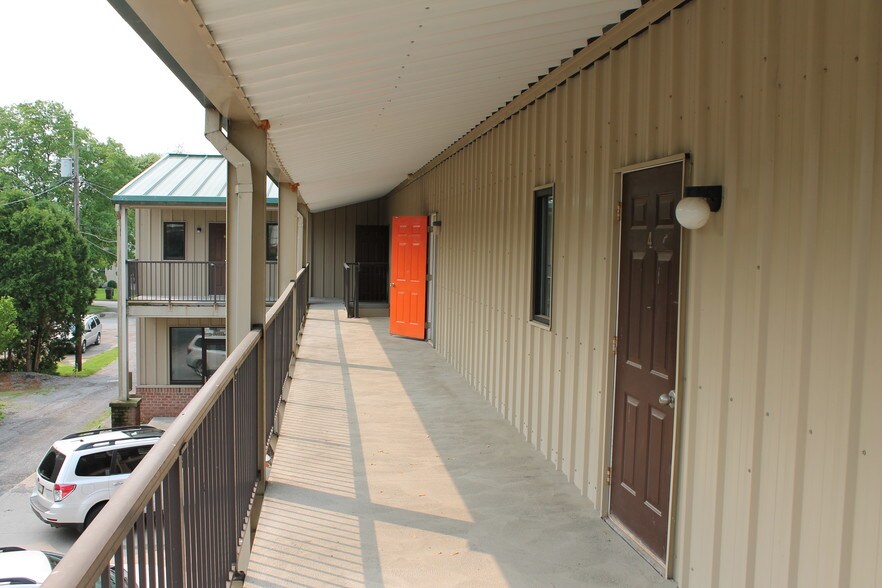 More Photos Of 3143 Main St, West Middlesex Storefront Retail Office For Lease