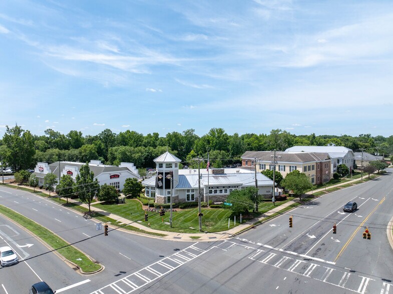 More Photos Of 8430 Rea Rd, Charlotte Unknown For Lease