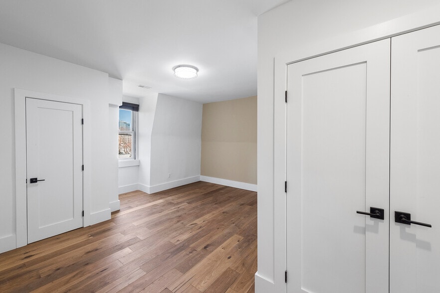 More Photos Of 1935 Spruce St, Philadelphia Apartments For Sale