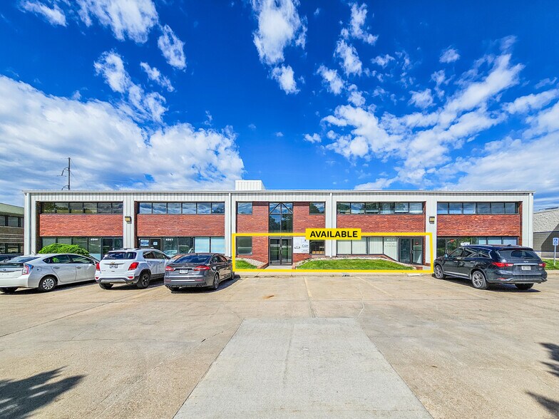 More Photos Of 4928-4944 S 114th St, Omaha Loft Creative Space For Lease