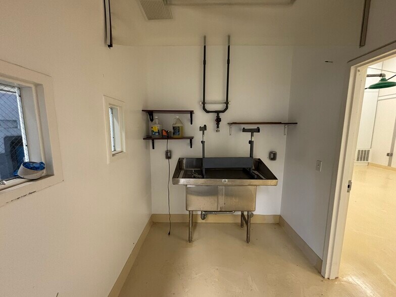 More Photos Of 3329 Enterprise Ave, Hayward Warehouse For Lease