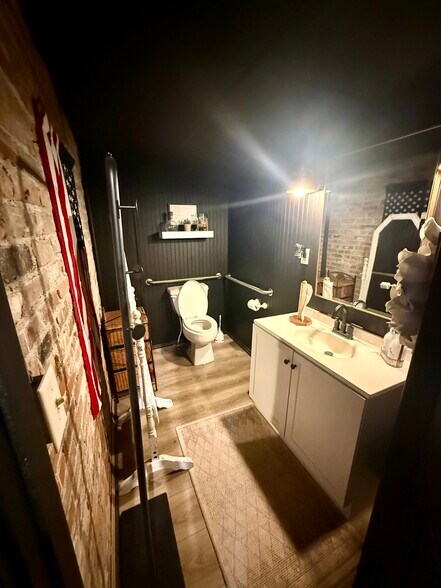 More Photos Of 122 E Center St, Le Roy Storefront Retail Residential For Lease