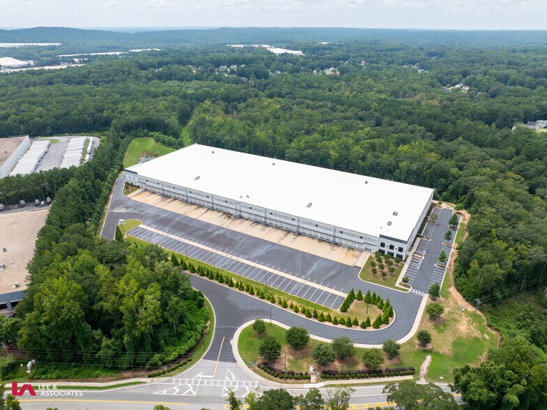 More Photos Of 2601 Skyview Dr, Lithia Springs Distribution For Lease