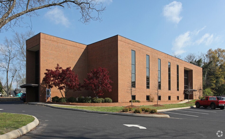 More Photos Of 138 Park Ave, Winder Medical For Lease