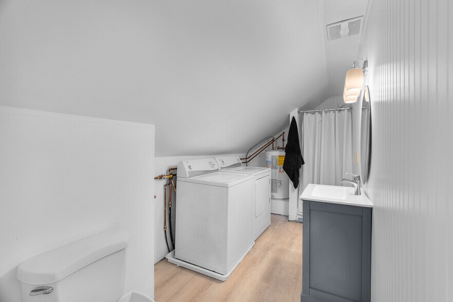 More Photos Of 2420 4th Ave S, Minneapolis Apartments For Sale