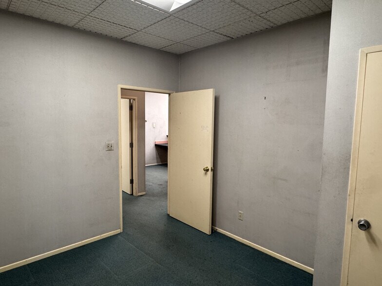 More Photos Of 3104-3106 Los Feliz Blvd, Los Angeles Storefront Retail Office For Sale